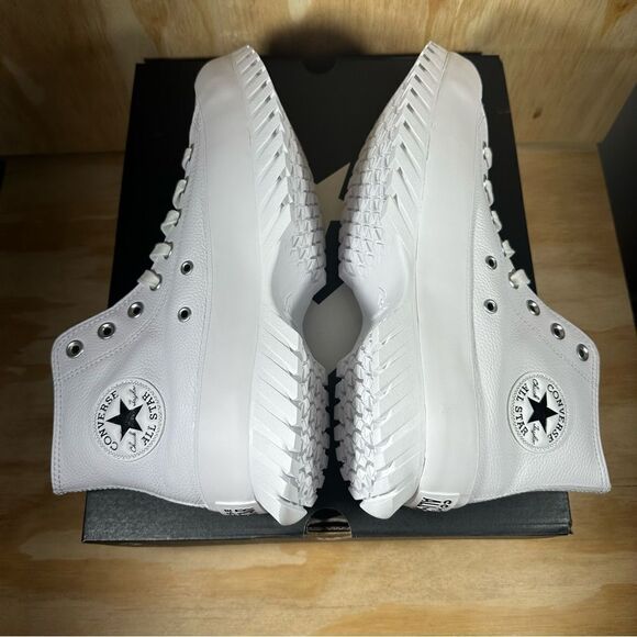 New in Box Converse Chuck Taylor White Leather Platform Shoes Women’s Size 10.5 - Picture 2 of 7